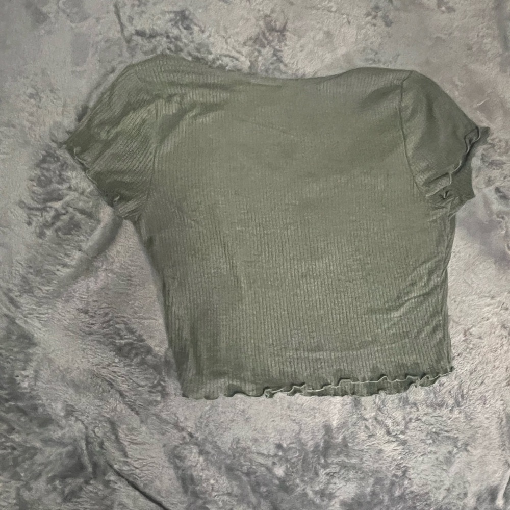 Women’s M Bozzolo green crop top